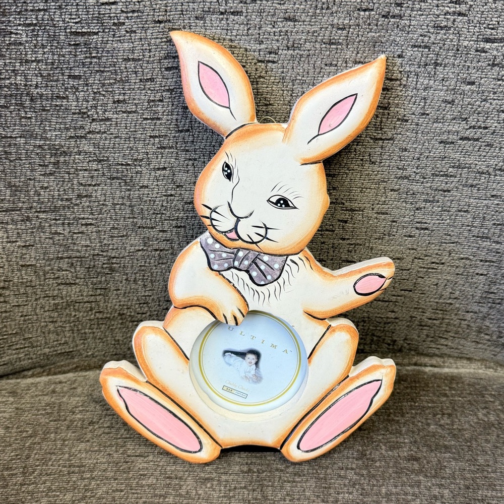 Vintage Wilton Wood Bunny Rabbit Shape Photo Frame w 3” x 3” Round Picture Place